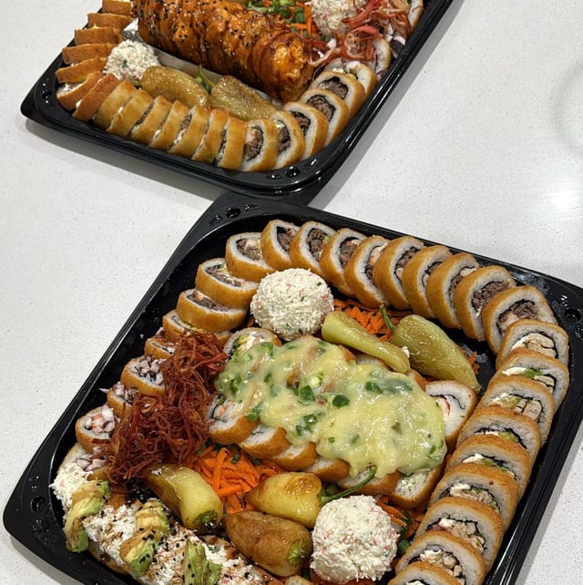 Natural Sushi Platter/Charola De Sushi Naturale.